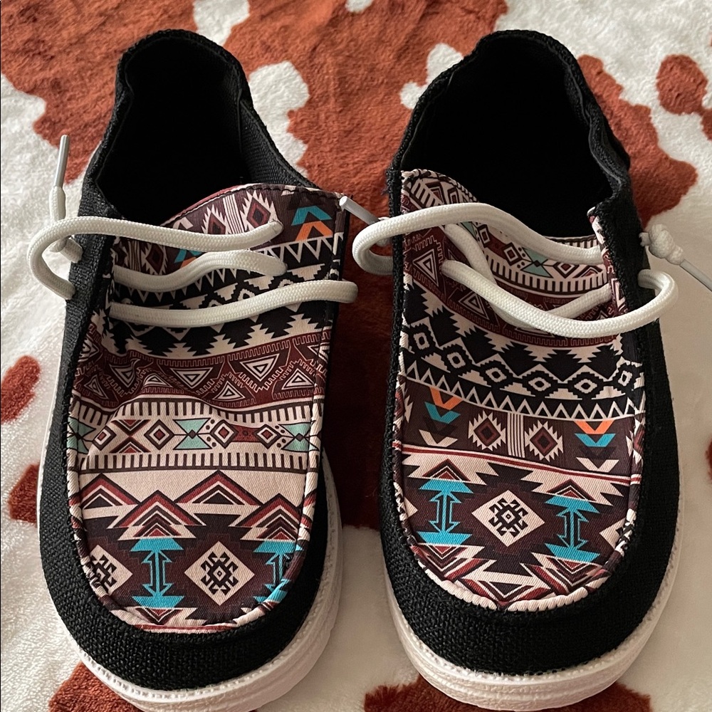 Tribal Pattern Slip-On Shoes